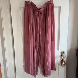 🪷SHEIN Curve coral/rose chiffon-like palazzo pants. Size 2XL.